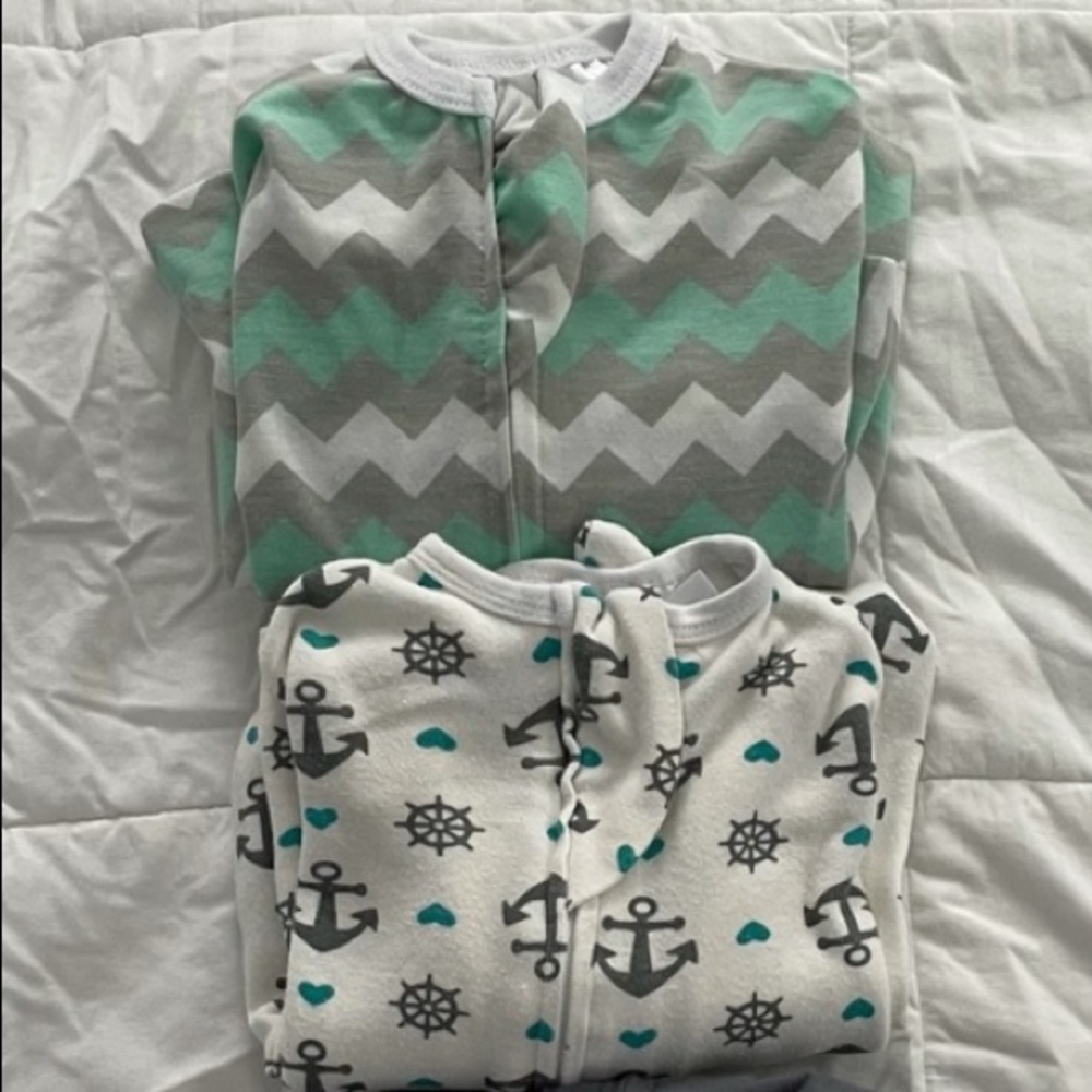 2 small zipadee sleep sacks